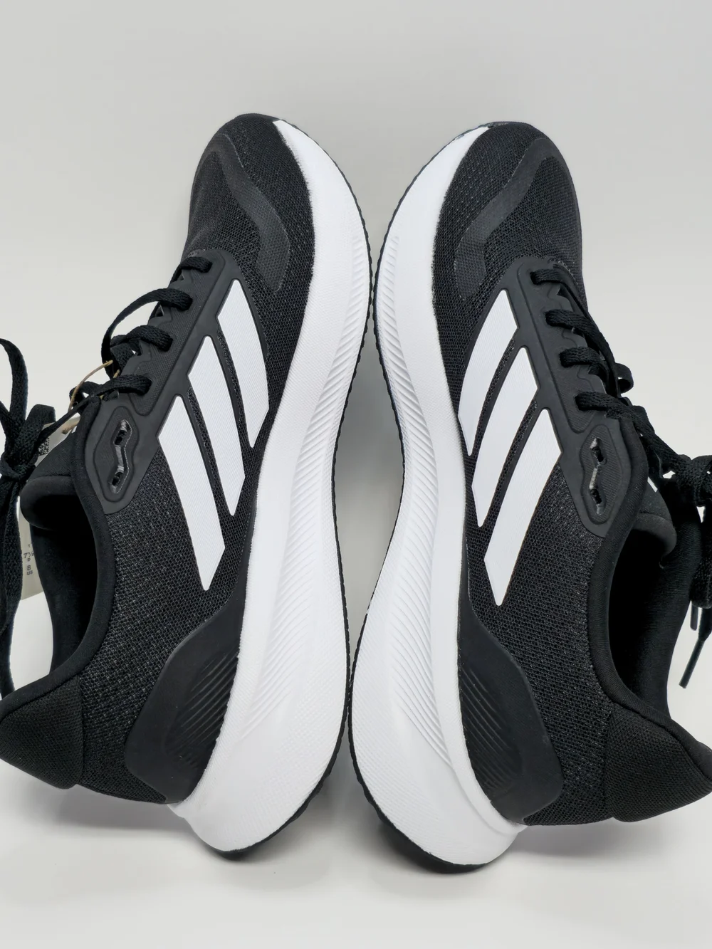 Adidas Runfalcon 5 Men’s Running Shoes Black White Size 8 NWT